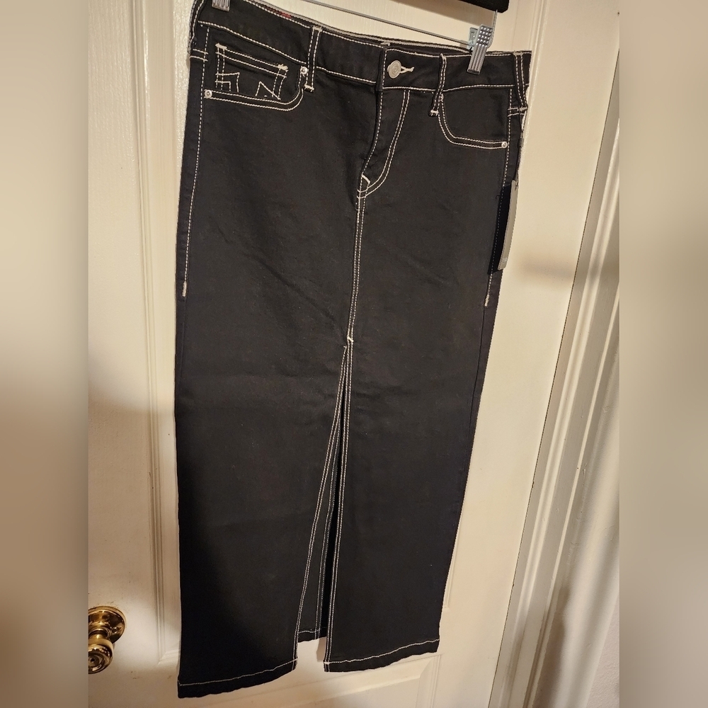 True Religion Black Denim Maxi Skirt Size 29 Nwt - Picture 2 of 7